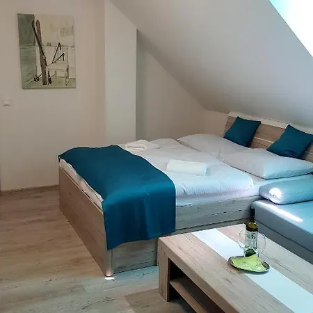 Hotel Patty Garni *